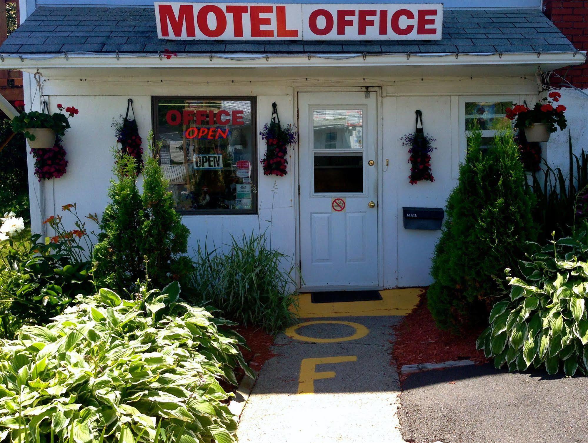 סאינט ג'ון Hillside Motel מראה חיצוני תמונה